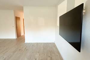 Modern sanierte 3-Raum-Wohnung mit stilvoller Einbauküche + Gratis LED TV 65 ZOLL – Wolgograder Allee 66, 9123 Hutholz, Chemnitz – Vorschaubild 3