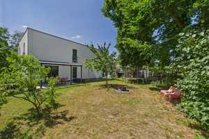 Hochwertige und moderne Stadtvilla im Bauhaus-Stil in begehrter Lage von Zeuthen – Dahme-Spreewald (Kreis) – Vorschaubild 2