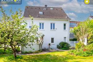 Großzügiges, außergewöhnliches Einfamilienhaus mit 6 Zimmern, Garten und Potenzial in ruhiger Lage.
