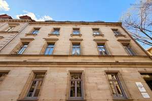 Leerstehende charmante Altbauwohnung mit Entwicklungspotenzial