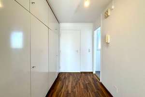 Charmantes 1-Zimmer-Zuhause mit Westbalkon – Die vollständige Adresse der Immobilie erhältst du vom Anbieter., 81477 Solln, München – Vorschaubild 3