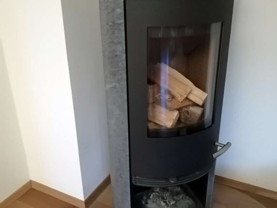 Kaminofen im Wohnzimmer EG