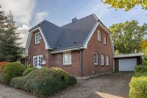 Aufwendig modernisiertes Einfamilienhaus in Sackgassenlage – Die vollständige Adresse der Immobilie erhältst du vom Anbieter., 25746 Heide – Vorschaubild 4