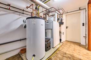 SPACIOUS AND ONLY 13 MINUTES TO CLAY! High-quality corner townhouse with garden, whirlpool, & garage – Die vollständige Adresse der Immobilie erhältst du vom Anbieter., 65203 Biebrich, Wiesbaden – Vorschaubild 25
