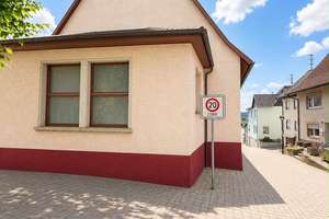 Einfamilienhaus in Empfingen mit Ausbaupotential – Die vollständige Adresse der Immobilie erhältst du vom Anbieter., 72186 Empfingen – Vorschaubild 2