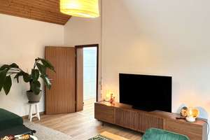 Charmante 2,5 Zimmer-Atelierwohnung mit Galerie, Terrasse und Neckarblick (Voll Möbliert) – Rombachweg 5/2, 69118 Schlierbach, Heidelberg – Vorschaubild 7