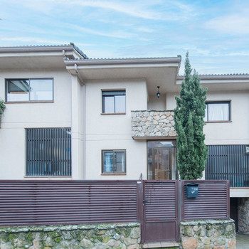 Reihenhaus in der Calle del Alamillo in Collado Mediano