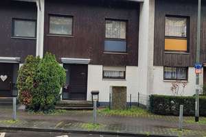 5-Zimmer Reihenmittelhaus mit Einbauküche und Garten