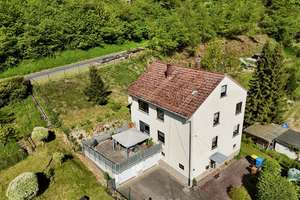 Schlangenbad-Niedergladbach: Ein 2-Familienhaus in Waldrandlage mit Potential! – Die vollständige Adresse der Immobilie erhältst du vom Anbieter., 65388 Schlangenbad – Vorschaubild 3