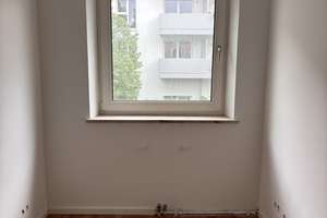 Frisch renovierte 2,5-Zimmer-Wohnung mit neuer Einbauküche und elegantem Parkettboden – Schäufeleinstr. 35, 80687 Friedenheim, München – Vorschaubild 3