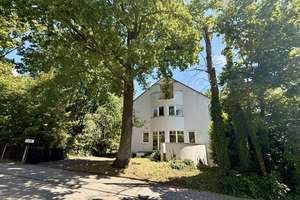 Charmantes Familiendomizil in einer der begehrtesten Lagen Darmstadts – Die vollständige Adresse der Immobilie erhältst du vom Anbieter., 64287 Darmstadt-Ost, Darmstadt – Vorschaubild 69
