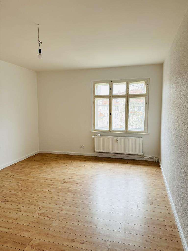 Immobilie in Hennigsdorf - Henningsdorf: Großzügige 4-Zimmer- Wohnung - frei - Bild 3