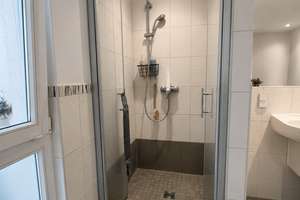 Gefragte Wohnungsgröße im Denkmalensemble! Vermietete 4-Zimmer-Wohnung mit Balkon und Stellplatz – Die vollständige Adresse der Immobilie erhältst du vom Anbieter., 1219 Strehlen, Dresden – Vorschaubild 4