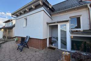 Gemütliche Doppelhaushälfte mit Garage und Gartenteich in Schöningen – Die vollständige Adresse der Immobilie erhältst du vom Anbieter., 38364 Schöningen – Vorschaubild 2