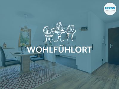 WOHLFÜHLORT – 2,5-Zimmer-Dachgeschosswohnung mit Balkon und Stellplatz in Weissach im Tal
