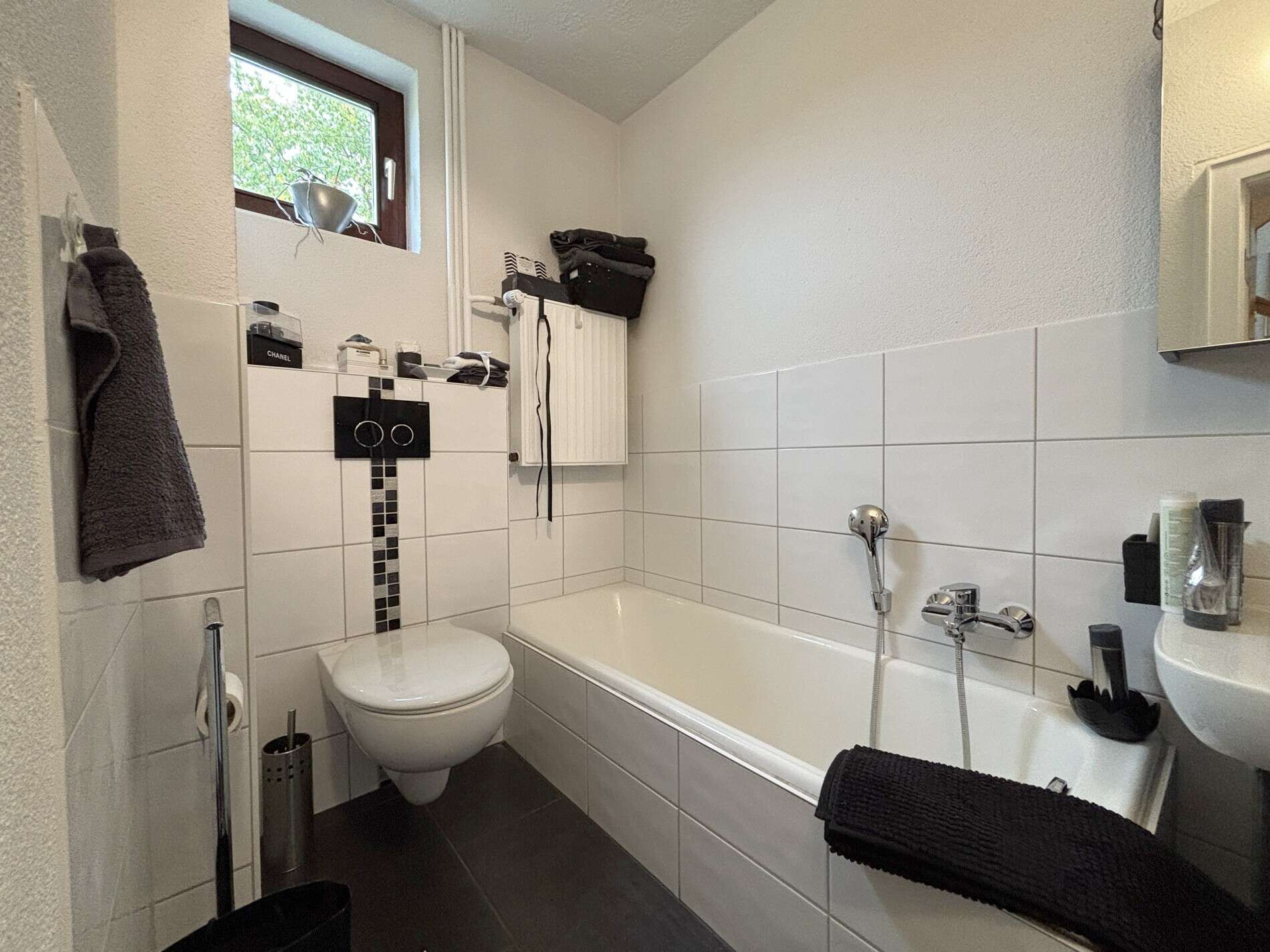 Immobilie in Lahntal - Traditionelles Hofensemble mit Weidefläche und Ausbaupotenzial–Ideal für Familie oder Tierliebhaber - Bild 1