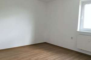 + 3 Zimmer mit Ausblick + – Brahmsstr. 4, 38226 Lebenstedt, Salzgitter – Vorschaubild 4