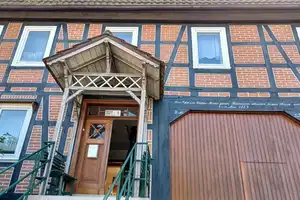 Wohnen direkt am Wasser: Charmanter Altbau direkt an der Weser – Krämerstraße 15, 34399 Kassel (Kreis) – Vorschaubild 4