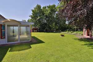 Liebevoll gepflegter Bungalow mit Wintergarten, großem Garten, Carport, Garage und Ausbaureserve – Nordfriesland (Kreis) – Vorschaubild 9