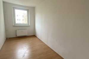 //  Gemütliche 4-RW * sonniger West-Balkon * Tageslichtbad mit Wanne * ideal für Familien \\ – Förderstedter Str. 94, 39112 Magdeburg – Vorschaubild 6