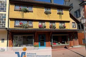 Tradition trifft Funktion – Wohn- und Geschäftshaus in zentraler Lage von Vöhrenbach! – Die vollständige Adresse der Immobilie erhältst du vom Anbieter., 78147 Vöhrenbach – Vorschaubild 1