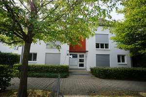 Bj. 2012 - Ruhig und grün am Stadtrand, Westblk. ohne Gegenüber, Bes. SA 22.08. n. Vereinbg. – Die vollständige Adresse der Immobilie erhältst du vom Anbieter., 81249 Lochhausen, München – Vorschaubild 1