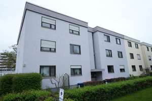 Großzügig geschnittene 3,5-Zimmer-Wohnung in ruhiger Lage – mit großem Balkon und Garage!