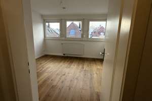 Wunderschöne, helle 5,5 Zimmer DG mit 2 Bädern  in Fellbach - provisionsfrei – Die vollständige Adresse der Immobilie erhältst du vom Anbieter., 70736 Fellbach – Vorschaubild 4