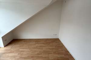 Helle Dachgeschosswohnung mit Süd-West-Balkon & TG-Stellplatz – Ober Buschweg 10, 50999 Sürth, Köln – Vorschaubild 3