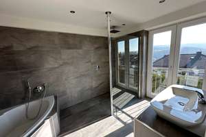 Modernisiertes & luxuriöses Haus mit 2 Wohneinheiten, 2 Einbauküchen, Kamin und Fernblick – Die vollständige Adresse der Immobilie erhältst du vom Anbieter., 65817 Eppstein – Vorschaubild 1