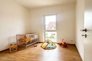 Design trifft Wohnkomfort – Exklusive Neubau-Doppelhaushälfte – Die vollständige Adresse der Immobilie erhältst du vom Anbieter., 91187 Röttenbach – Vorschaubild 17