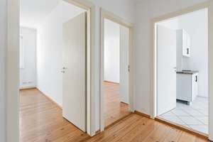 Wunderschöne * 2 Zimmer Wohnung * Bad mit Fenster* Loggia zum Innenhof – Lincolnstraße 7, 10315 Friedrichsfelde, Berlin – Vorschaubild 2