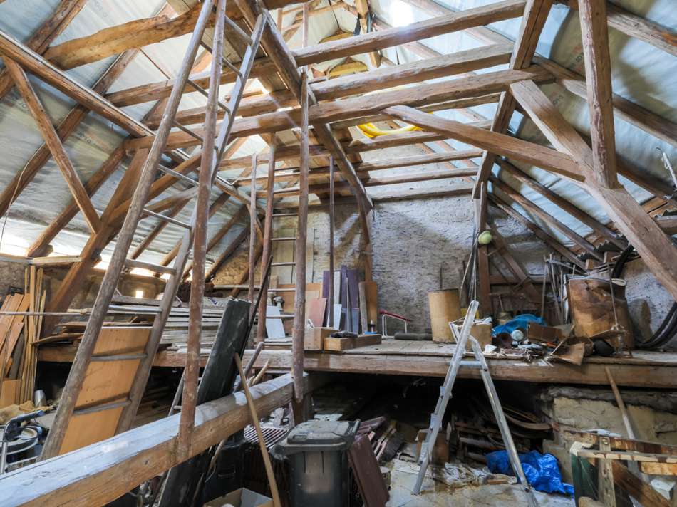 Unausgebauter Dachstuhl Scheun