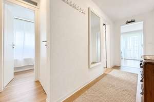 *Freiwerdende* Helle 3 Zimmer Dachgeschosswohnung mit Balkon und Garage in Stuttgart - Luginsland – Die vollständige Adresse der Immobilie erhältst du vom Anbieter., 70327 Luginsland, Stuttgart – Vorschaubild 3