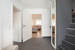 Modernes Reihenendhaus mit Garage in Waldrandlage - Obertshausen – Die vollständige Adresse der Immobilie erhältst du vom Anbieter., 63179 Obertshausen – Vorschaubild 2
