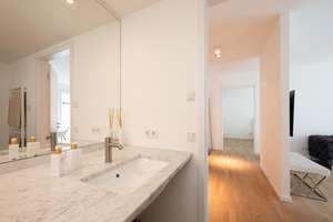 Exklusive 2-Zimmer-Wohnung mit Spreeblick und zwei Westbalkonen – Die vollständige Adresse der Immobilie erhältst du vom Anbieter., 10243 Friedrichshain, Berlin – Vorschaubild 14