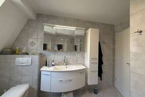 Top gepflegt * Vollkeller m. Kelleraußenzugang*großz. S/W-Grdstr. ca. 462 m² *2 Carport´s + Außenpl. – Die vollständige Adresse der Immobilie erhältst du vom Anbieter., 22941 Bargteheide – Vorschaubild 37