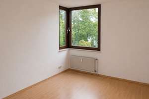 Attraktive 3-Zi. Eigentumswohng. m. Rheinblick, Südbalkon, 1 TG u. 2 Außen-Stellpl. Zündorf - Groov – Die vollständige Adresse der Immobilie erhältst du vom Anbieter., 51143 Zündorf, Köln – Vorschaubild 5