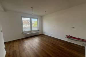 Traumhafte 4-Zimmer-Dachgeschosswohnung nach Kernsanierung in Köln-Lindenthal – Dürener Str. 132, 50931 Lindenthal (Ortsteil), Köln – Vorschaubild 9