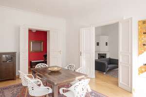 Zwischen Geschichte und Gegenwart – Elegante Altbauwohnung in Berlin-Mitte – Die vollständige Adresse der Immobilie erhältst du vom Anbieter., 10178 Mitte (Ortsteil), Berlin – Vorschaubild 2