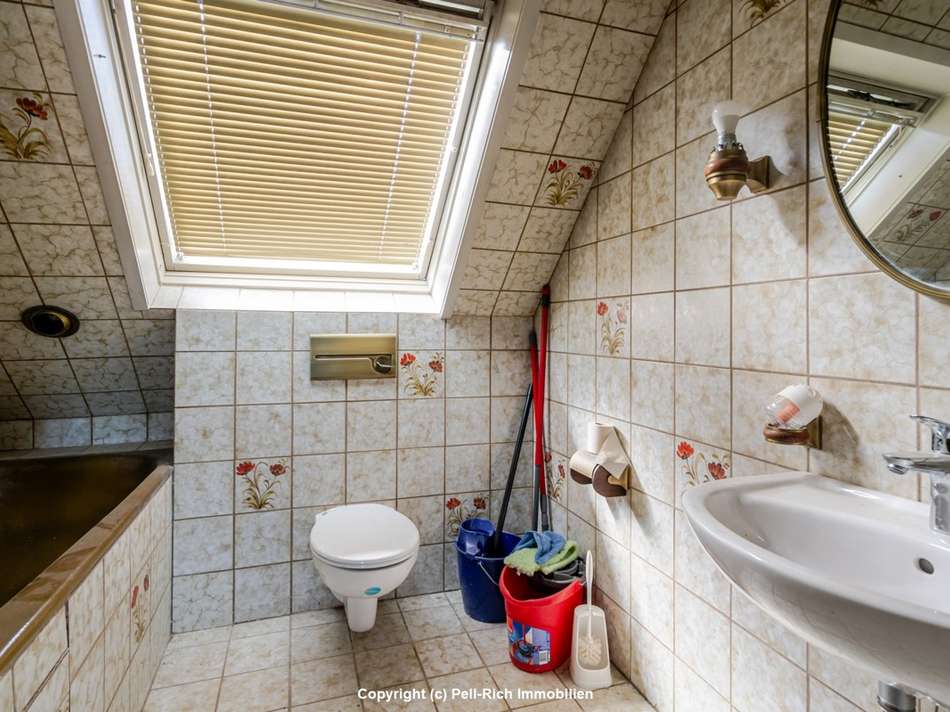 Badezimmer DG rechts (leersteh