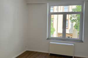 Charmante vollständig renovierte 2 Zimmer Altbauwohnung in Düsseldorf – Siemensstraße 41, 40227 Düsseldorf – Vorschaubild 1