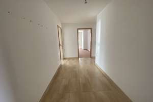 Helle 4-Zimmerwohnung mit 17 m² Sonnenbalkon, Aufzug & TG in ruhiger Lage von Maichingen – Die vollständige Adresse der Immobilie erhältst du vom Anbieter., 71069 Sindelfingen – Vorschaubild 2