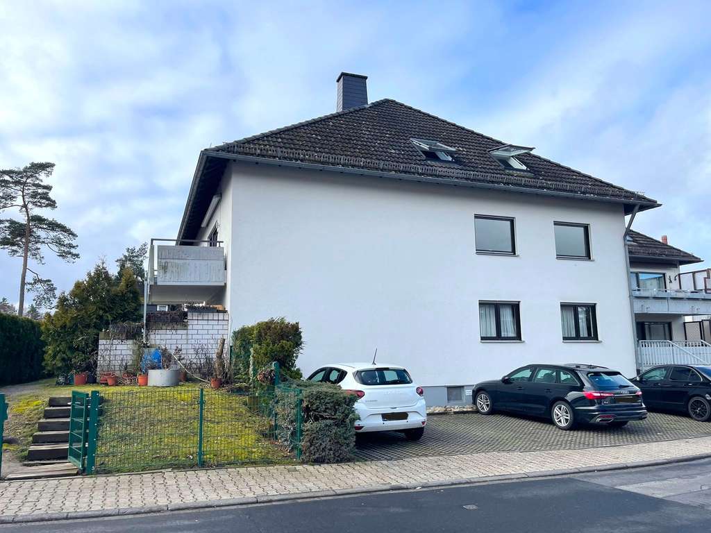 Immobilie in Taunusstein - Exklusive Dachgeschosswohnung mit ca. 170 m² Wohnfläche - Großzügigkeit trifft Wohnkultur - Bild 1