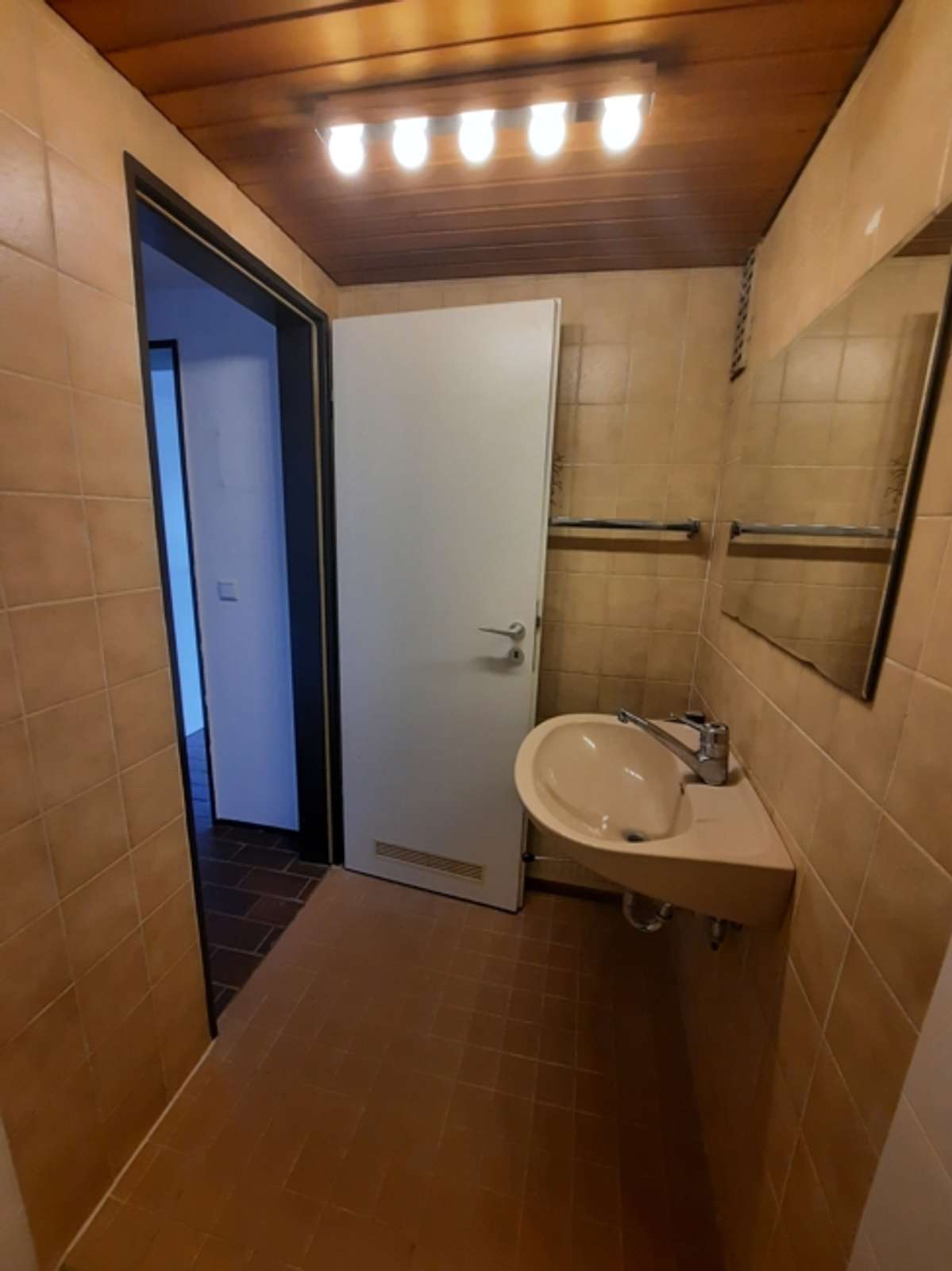 Attraktive und geräumige 4-Zimmer-Maisonette-Wohnung mit Loggia und Kamin in Göttingen