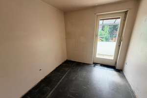 Renovierungsbedürftiges Reihenmittelhaus in sehr guter Wohnlage, 1 Garage, 90491 Nürnberg – Die vollständige Adresse der Immobilie erhältst du vom Anbieter., 90491 Schoppershof, Nürnberg – Vorschaubild 10