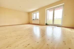 **Großzügiges Wohnzimmer mit Balkon - 2-Raum Wohnung - Stellplatz** – Harsdorfer Platz 5, 39110 Stadtfeld West, Magdeburg – Vorschaubild 7
