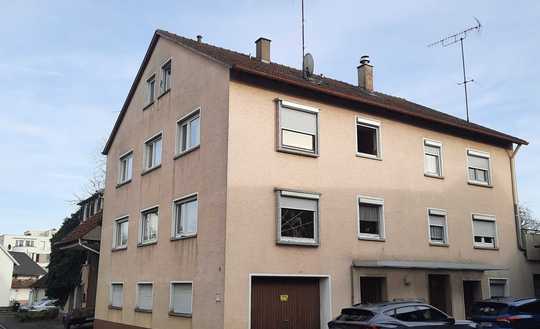 Mitten im Ort - Wohnhaus mit 4 Wohneinheiten und Nebengebäuden