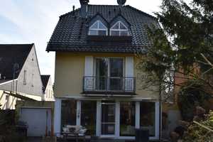 Freistehendes EFH mit 2 Garagen, herrlichem  Garten, Kachelofen und besonderer Architektur! – Mülheim an der Ruhr – Vorschaubild 2