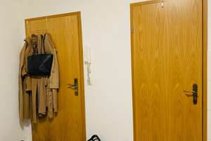 Für Studenten, schönes möbliertes 1-Zimmer Apartment !  Anfragen bitte nur per E-Mail – Katholischer Kirchenplatz 4, 91054 Altstadt, Erlangen – Vorschaubild 3
